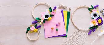 I just started hooping, and like any beginner that meant i needed at least 5 hula once i began researching the best ways to make a hula hoop, i fell into a rabbit hole of information. Diy Felt Flower Embroidery Hoop Wreath Fun365