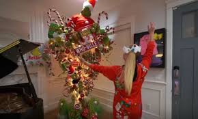 2020 best seller rainbow 8 inch large christmas jojo siwa bows hair accessories wholesale. Jojo Siwa Tours Her House Christmas Decorations And They Re Amazing Video Kidspot