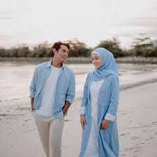 Memetik laporan portal rotikaya, majlis pertunangan tersebut dikhabarkan diadakan di pahang bersama gadis yang dikenali. Remy Ishak Mengaku Single Netizen Speku Mira Filzah Punca Putus Tunang Erin Sakura News