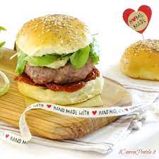 Come Fare Gli Hamburger Hamburger Gourmet Il Cuore In Pentola Ricetta Salse Per Hamburger Idee Alimentari Hamburger Gourmet