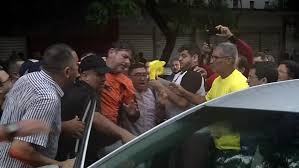Foi deputado, prefeito, governador e ministro. Video Mostra Irmao De Ciro Gomes Sendo Baleado Apos Tentar Jogar Trator Sobre Manifestantes Em Sobral Radio Montanheza
