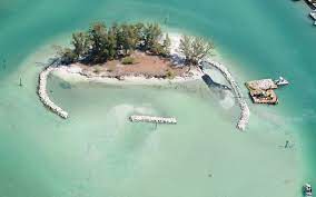The island is actually comprised of three islands, separated by small straits of water which can be safely traversed by ships. Venice Florida Snake Island Venice Florida Sarasota Venice