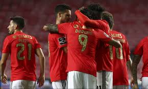 A verdade é que, com o novo treinador, os encarnados têm melhor média, por jogo, de remates (14 contra 11), pontapés de canto (6,2 contra 5,5) e golos marcados (3,3 contra 1,7). Raio X Fc Porto Benfica Supertaca 2020 Sl Benfica