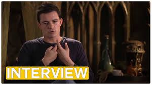 When the calcium kid realized he might as well try simply walking into mordor. Hobbit Legolas Orlando Bloom Interview 2013 Youtube