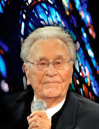 Linda Tedeschi's Instagram, Twitter & Facebook