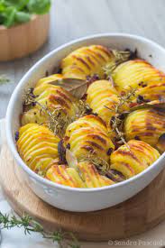 Epeluchez et lavez vos patates douce et vos pdt. Pommes De Terre Roties Croustillantes Recette D Accompagnement Facile