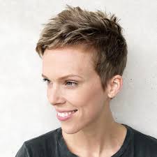 Regardless of your hair type, you'll find here lots of superb short hairdos, including short wavy hairstyles, natural hairstyles for short hair. 45 Short Hairstyles For Fine Hair Worth Trying In 2020