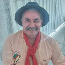 CHIMIA CASEIRA DE FIGO ( doce de passar no pão) INGREDIENTES: Figo ( a cada  10 quilos de figo) Açúcar (utilizar 5k de açúcar) OBS: pra cada quilo de  figo, utilizar 500g