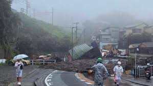 The tsunami was travelling with so much energy it went as far as 5,000km to africa, where it still had enough force to over 500,000 people were injured by the tsunami, with a further 150,000 at risk. Nach Dem Tsunami In Sudostasien 2004 Was Wurde Aus Den Opfern