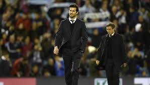 Líder de los fundamentalistas del aire acondicionado. El Tio De Solari El Tecnico Del Madrid Debe Tener Mas Titulos Que Los Jugadores