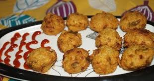 Pin On Potato Bhajia Onion Bhajia Dal Vada Pakoda Maggi Pakoda