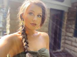 Lindsey Levasseur's Instagram, Twitter & Facebook