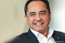 Zulkiflee bin ariffin est un homme d'affaires malaisien qui a été à la tête de 7 entreprises différentes. Cover Story Is It Business As Usual For Wan Zul The Edge Markets