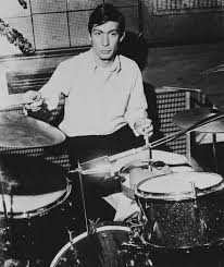 In addition, jones's attendance at rehearsals and recording sessions had become erratic. 6t5hvstgtorfrm