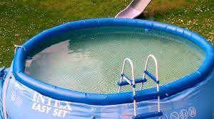 Algen im pool sind ärgerlich und würden die freude am sommer mächtig stören, wenn es da nicht einige hausmittel gegen algen im pool gäbe. Hausmittel Fur Den Swimming Pool Damit Chemie Bomben Im Laden Bleiben Konnen