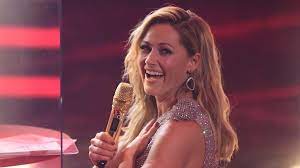Since her debut in 2005, she has won numerous awards, including 17 echo awards, four die krone der volksmusik awards and three bambi awards. Uuqsoiqeh0fxtm