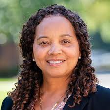 Donna Crisp's Instagram, Twitter & Facebook