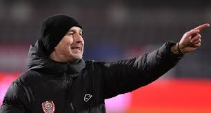 Mulţumesc patronatului şi conducerii pentru încrederea arătată. Edi IordÄƒnescu A Dat Vina Pe Gazon DupÄƒ Primul EÈ™ec In Liga 1 A Fost Execrabil N Au ScÄƒpat Nici JucÄƒtorii Cfr Ului Am Gestionat Prost Asta