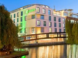 Located in the bustling heart of westfield stratford city, the holiday inn is ideal for visiting one of london's largest shopping and leisure destinations. Holiday Inn Familienhotels Von Ihg In London