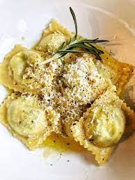 Fresh Spinach Ricotta Ravioli With Sauvignon Blanc Wholesomm Recipe Spinach And Ricotta Ravioli Ricotta Ravioli Homemade Pasta Recipe