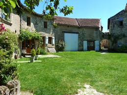 Allier Charroux L Un Des Plus Beaux Villages De France Village Francais Beaux Villages Charroux