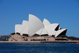 Banyak pantai terkenal di sydney, seperti bondi beach. Ini 8 Fakta Unik Sydney Opera House Ikon Australia