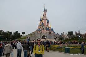 Le plus grand complexe de loisirs d'europe réunit deux parcs à thèmes, le les deux parcs de disneyland paris sont habituellement ouverts tous les jours de l'année sans exception ! Povestea Disneyland Paris Si Informatii Utile Despre Cazare Transport Si Bilete De Intrare Razvan Pascu