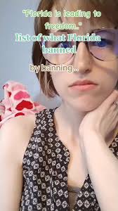 Sarah Soll (@vintagechic92)