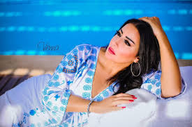 صعدت الفنانة سمية الخشاب أعلى محركات البحث جوجل وجميع صفحات التواصل الإجتماعي، أثناء الساعات الأخيرة الماضية، وهذا بعد نشرها العديد من الصور الخاصة بها على موقع التواصل الإجتماعي فيس بوك، وهي ترتدي روب الحمام باللون الأبيض، وعلقت عليها قائلة الجمال الحقيقي هو. Ø´Ø§Ù‡Ø¯ Ø³Ù…ÙŠØ© Ø§Ù„Ø®Ø´Ø§Ø¨ Ø¨Ù€ Ù„ÙˆÙƒ ØµÙŠÙÙ‰ Ù…Ø¨ØªØ¯Ø§