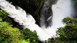 Baños means springs and agua santa means holy water. this town possesses natural beauty, surrounded by lush vegetation, waterfalls, rapid rivers, and thermal springs. Banos Erlebnis Und Abenteuer Pur In Ecuador Galapagos Pro