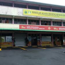 Bermula 2016, pengetua sekolah ini ialah puan alia binti md nazir, yang sebelum ini merupakan penolong kanan di sekolah ini. Sek Men Agama Rawang Samer
