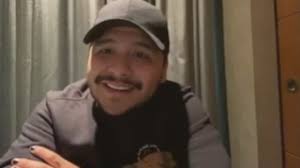 Christian Nodal: "Estoy enamorado, pero no me salen las canciones de amor"