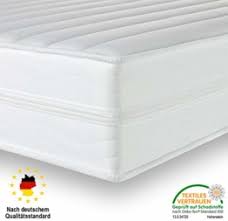Kompakte matratzen vom 90x200 cm maß sind ideal für schlanke, sparsame, ruhige und genügsame menschen. Die Hochbett Matratze Fakten Tipps Empfehlungen