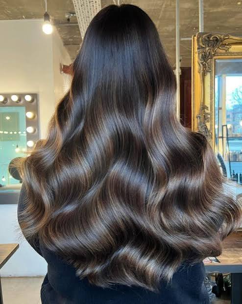 EXPENSIVE BRUNETTE - Live True London