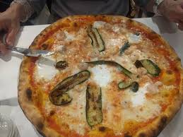 Maybe you would like to learn more about one of these? Pizza Zucchine Gamberetti E Panna Picture Of Ristorante Pizzeria Da Raf Orzinuovi Tripadvisor