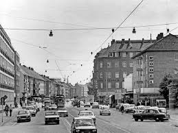 Hannover Nordstadt 1977 Hier Der Engelbosteler Damm 1977 Rechts Rodel Schuhe Links Mobel Staude Hannover Reiseziele Reisen