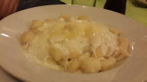 Lo ñoquis, al estar mayormente cocidos, toman muy poco tiempo en la olla, sólo deben estar hasta que floten. Pin En Salsa Blanca