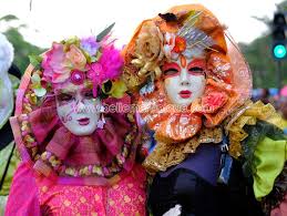 Mélange de culture européenne et africaine, nous voici en plein les personnages traditionnels du carnaval 2021 : Carnaval Une Tradition Belle Martinique