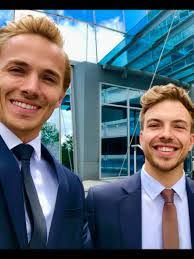 Robin Kroll's Instagram, Twitter & Facebook