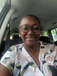 Donna Small-Robinson (@donnaesmallone) • Instagram photos and videos