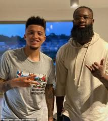 Find out everything about jadon sancho. Jadon Sancho Slapped With Fine By Dfl After Breaking Coronavirus Protocols To Have Hair Cut Daily Mail Online
