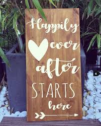 Zeigt Deine Gaste Dem Weg Zur Deine Hochzeit Mit Diesem Tollem Holzschild Rustikales Dekoschild Aus Holz Hochzeit Wegweiser Hochzeit Hochzeitsdeko