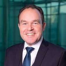 Paul Widger's Instagram, Twitter & Facebook