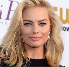 Natural Blonde Or Total Dye Job Margot Robbie Hair Actress Margot Robbie Margot Robbie Wolf