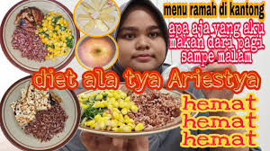 Smoothie buah beri (blend with ½ pisang + 1 strawberi + ½ cawan greek yogurt rendah lemak+ ½ cup susu tanpa lemak) anda boleh hias smoothie anda. Hari Ke 5 Diet Ala Tya Ariestya Menu Makan Aku Dari Pagi Sampe Malam Youtube