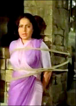 Rishi Kapoor teaches how to 'tie Rakhee' : Bollywood News - Bollywood Hungama