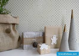 Osterdeko basteln stylische deko osterhasen aus beton selber. Beton Deko Christmas Decorations Manufactured From Concrete 34 Diy Directions