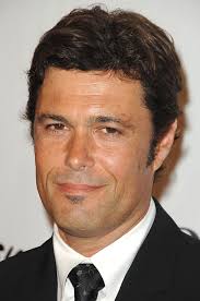 Carlos Bernard