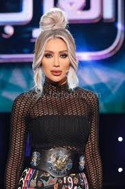 صورة رقم 9 فنانات إعلاميات وحقوقيات عربيات دعمن المثليين علنا هل تعرفهن most beautiful women girl photography hair styles 2017