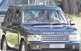 Queen Elizabeth Spotted Driving A Range Rover With The Middletons As Her Passengers Http Www Ipresstv Com 2016 09 Carole Middleton Queen Elizabeth Middleton